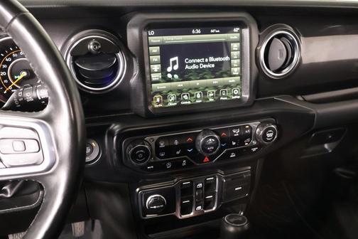 2022 Jeep Wrangler Unlimited Sahara Altitude