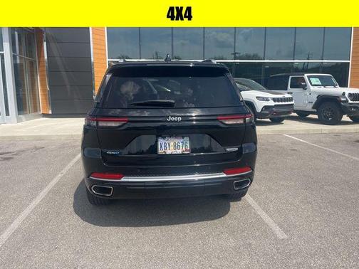 Diamond Black Crystal Pearlcoat 2022 Jeep Grand Cherokee 4xe Summit