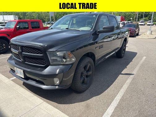 Brilliant Black Crystal Pearlcoat 2017 RAM 1500 Express