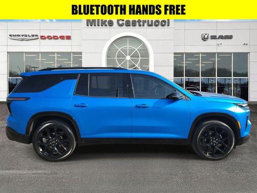 Stardust Metallic 2024 Chevrolet Traverse RS