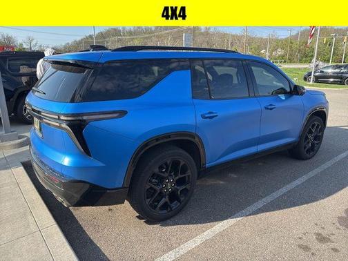 Stardust Metallic 2024 Chevrolet Traverse RS