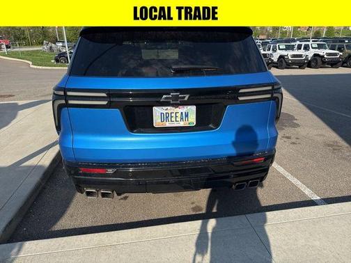 Stardust Metallic 2024 Chevrolet Traverse RS