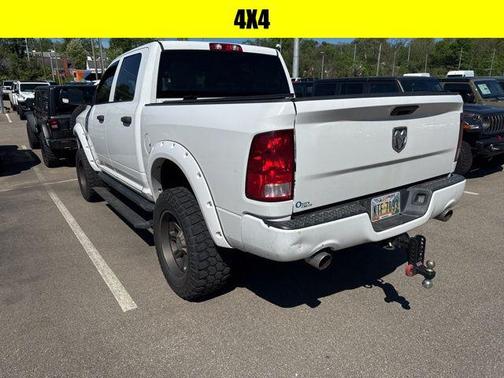 Brilliant Black Crystal Pearlcoat 2017 RAM 1500 Express