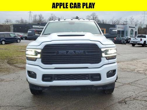 Bright White Clearcoat 2024 RAM 3500 Laramie Crew Cab 4x4 8' Box
