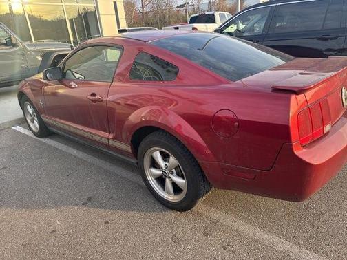 2007 Ford Mustang Deluxe