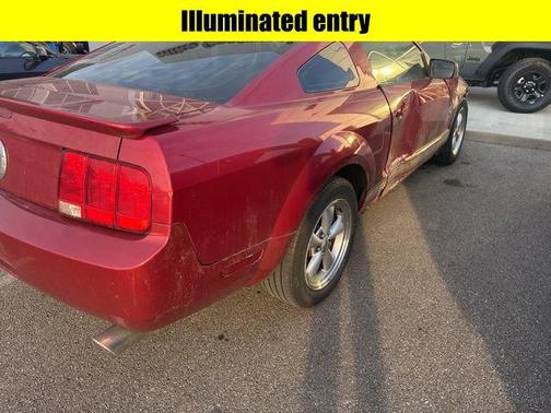 2007 Ford Mustang Deluxe