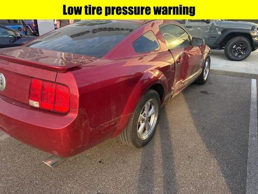 2007 Ford Mustang Deluxe