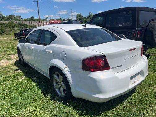Bright White Clearcoat 2012 Dodge Avenger SXT