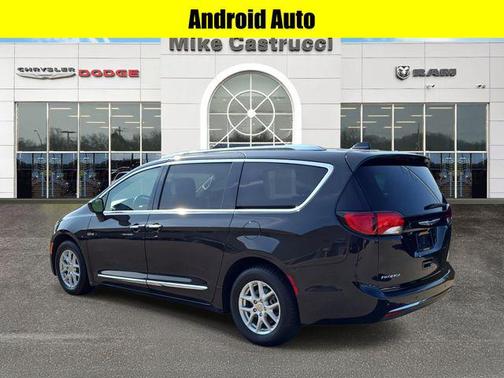 2020 Chrysler Pacifica Touring L
