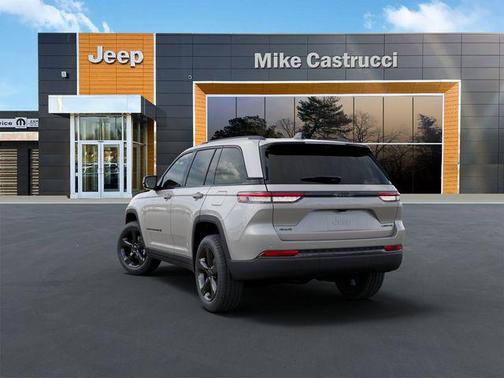 Silver Zynith 2025 Jeep Grand Cherokee Limited