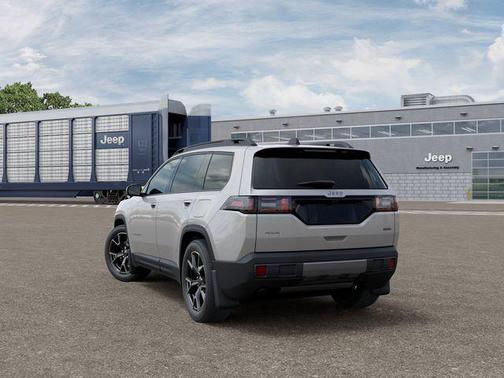 Silver Zynith Clearcoat 2026 Jeep Cherokee Overland