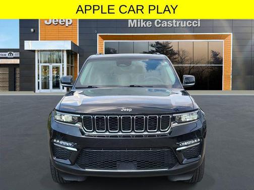 Diamond Black Crystal Pearlcoat 2023 Jeep Grand Cherokee Limited