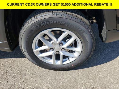 2025 Jeep Grand Cherokee Laredo