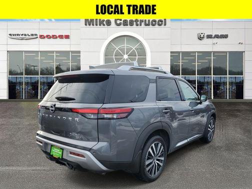 2022 Nissan Pathfinder Platinum 4WD