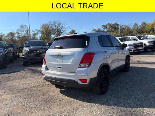 Silver Ice Metallic 2018 Chevrolet Trax LS