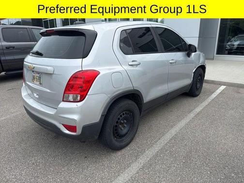 Silver Ice Metallic 2018 Chevrolet Trax LS