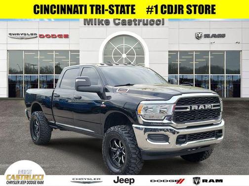 Diamond Black Crystal Pearlcoat 2024 RAM 2500 Tradesman Crew Cab 4x4 6'4' Box
