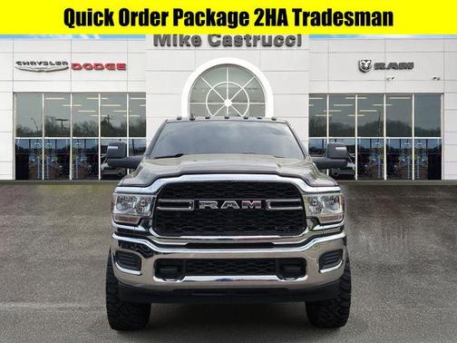 Diamond Black Crystal Pearlcoat 2024 RAM 2500 Tradesman Crew Cab 4x4 6'4' Box