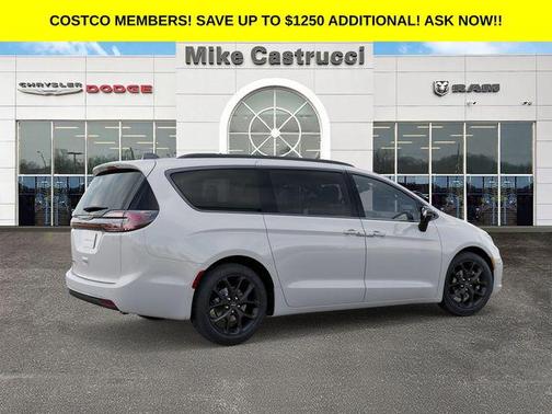 Bright White Clearcoat 2026 Chrysler Pacifica L