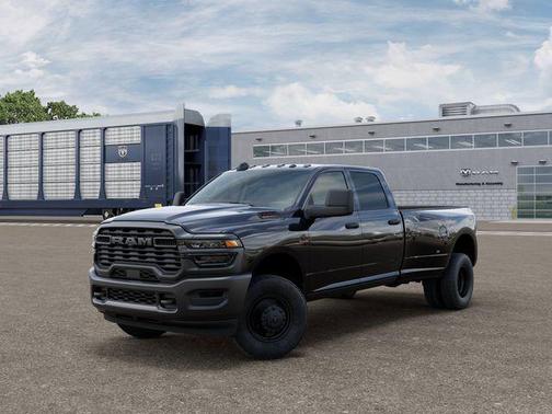 Diamond Black Crystal Pearlcoat 2026 RAM 3500 Tradesman Crew Cab 4x4 8' Box