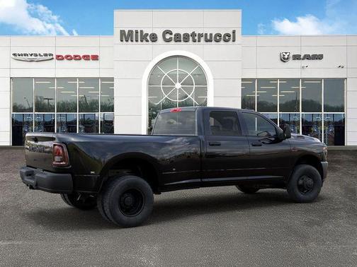 Diamond Black Crystal Pearlcoat 2026 RAM 3500 Tradesman Crew Cab 4x4 8' Box