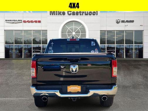 Diamond Black Crystal Pearlcoat 2022 RAM 1500 Big Horn/Lone Star