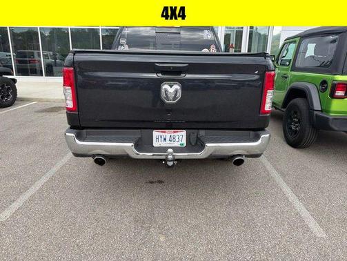Diamond Black Crystal Pearlcoat 2022 RAM 1500 Big Horn/Lone Star