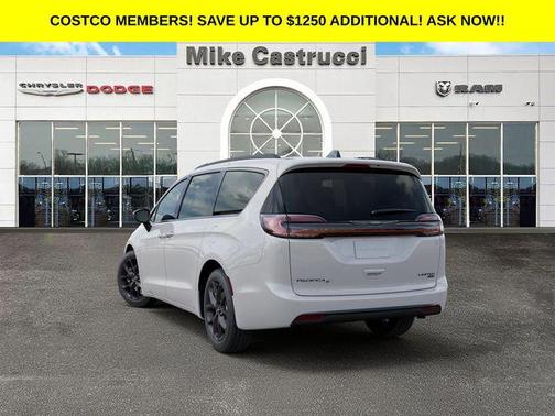 Bright White Clearcoat 2026 Chrysler Pacifica Limited