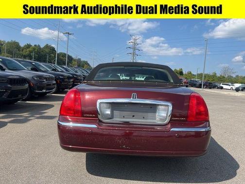2004 Lincoln Town Car Ultimate