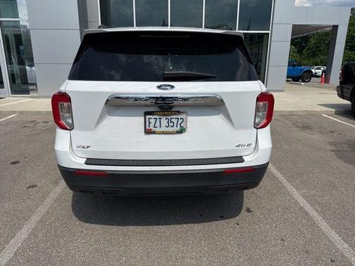 Oxford White 2021 Ford Explorer XLT