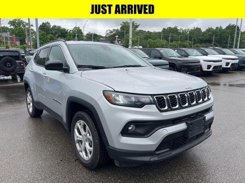 Silver Zynith Metallic Clearcoat 2024 Jeep Compass Latitude
