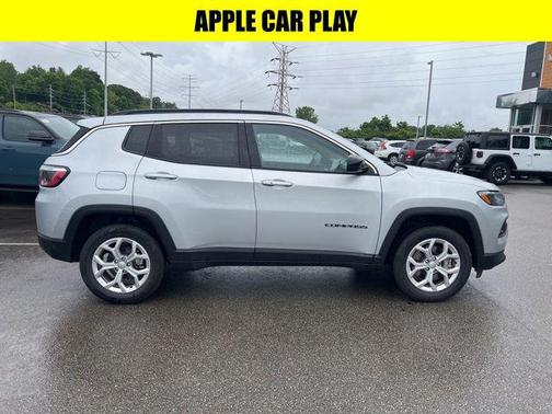 Silver Zynith Metallic Clearcoat 2024 Jeep Compass Latitude