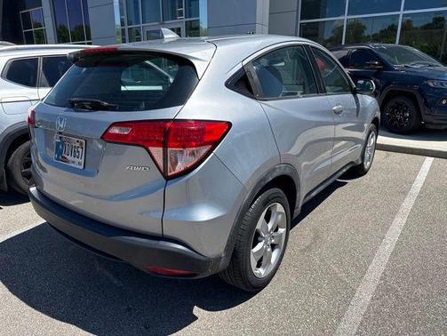 Lunar Silver Metallic 2018 Honda HR-V LX