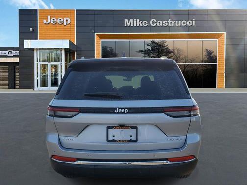 2025 Jeep Grand Cherokee Laredo