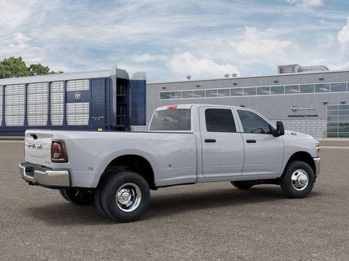 2026 RAM 3500 Tradesman Crew Cab 4x4 8' Box