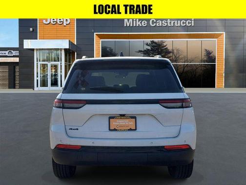 Bright White Clearcoat 2024 Jeep Grand Cherokee Altitude