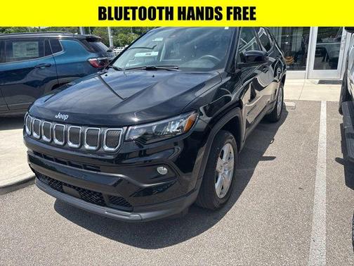 Diamond Black Crystal Pearlcoat 2022 Jeep Compass Latitude