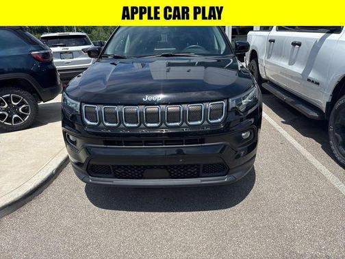 Diamond Black Crystal Pearlcoat 2022 Jeep Compass Latitude