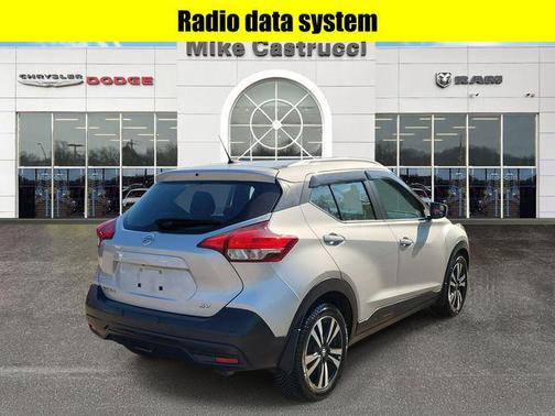 Brilliant Silver Metallic 2020 Nissan Kicks SV