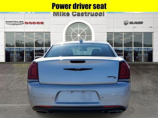 2022 Chrysler 300 S