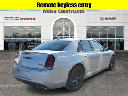 2022 Chrysler 300 S
