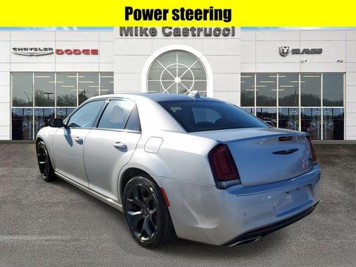 2022 Chrysler 300 S