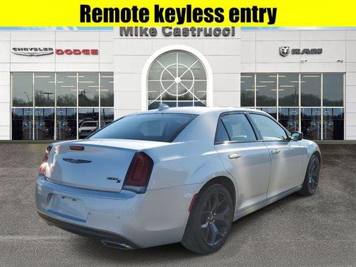 2022 Chrysler 300 S