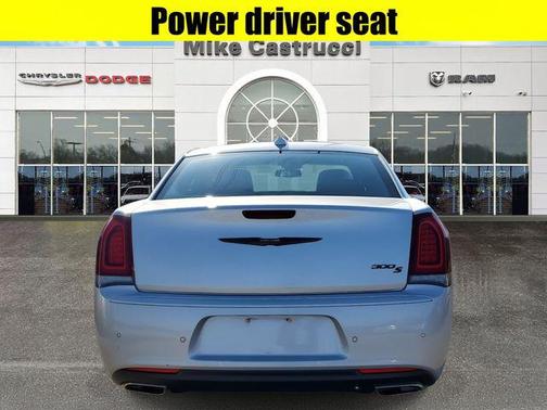 2022 Chrysler 300 S