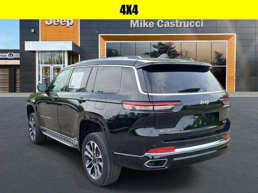 Diamond Black Crystal Pearlcoat 2023 Jeep Grand Cherokee L Overland