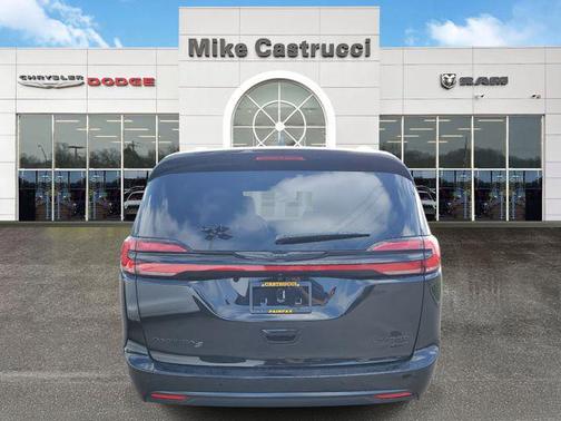 2026 Chrysler Pacifica Limited