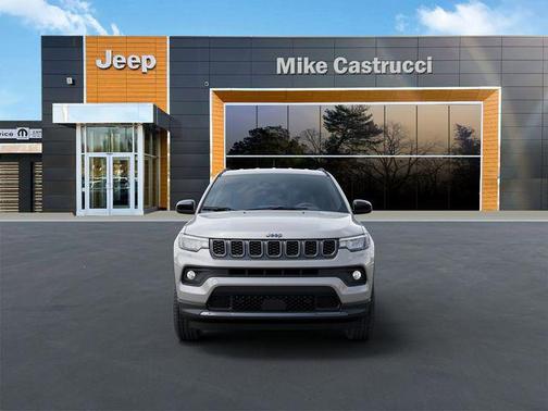 Silver Zynith Metallic Clearcoat 2026 Jeep Compass Latitude