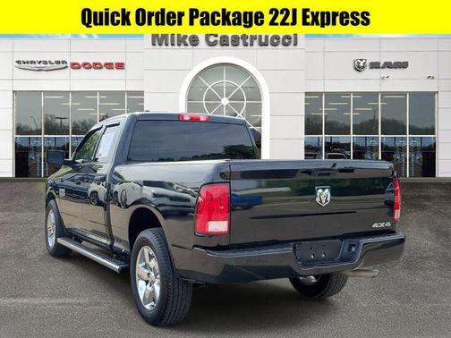 Brilliant Black Crystal Pearlcoat 2019 RAM 1500 Express
