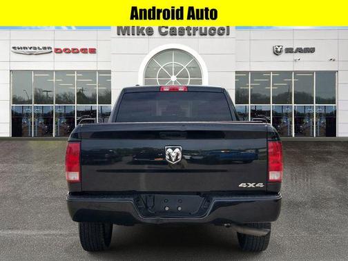Brilliant Black Crystal Pearlcoat 2019 RAM 1500 Express