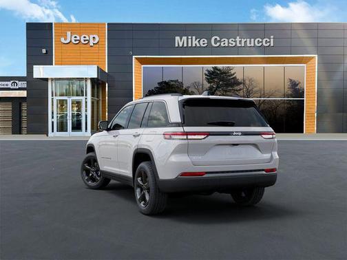 Bright White Clearcoat 2026 Jeep Grand Cherokee Limited